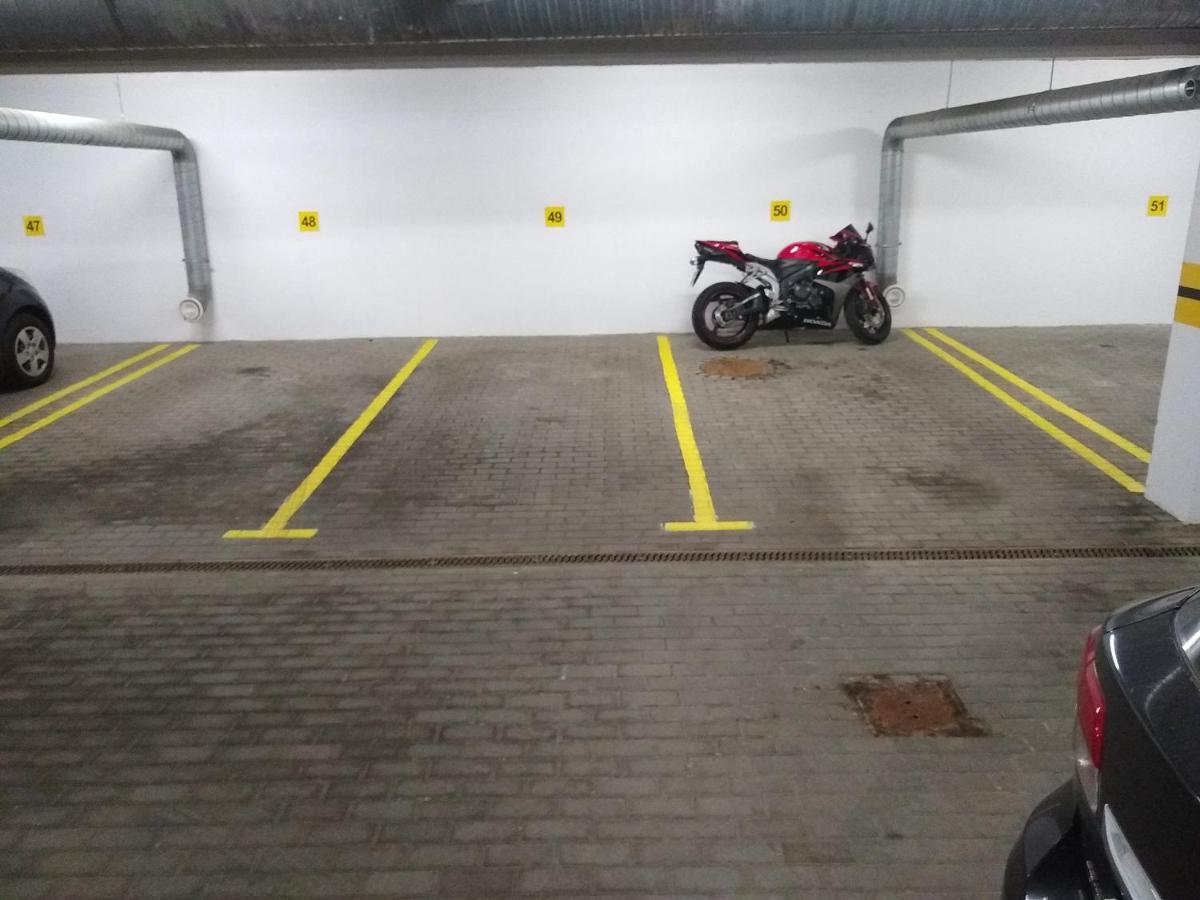 Green Apartment Z Bezplatnym Parkingiem オルシュティン エクステリア 写真